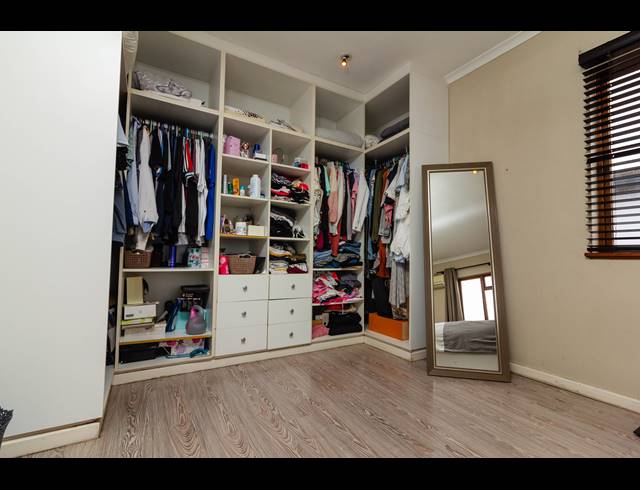 2 BEDROOM APARTMENT RENTED IN ESCOMBE